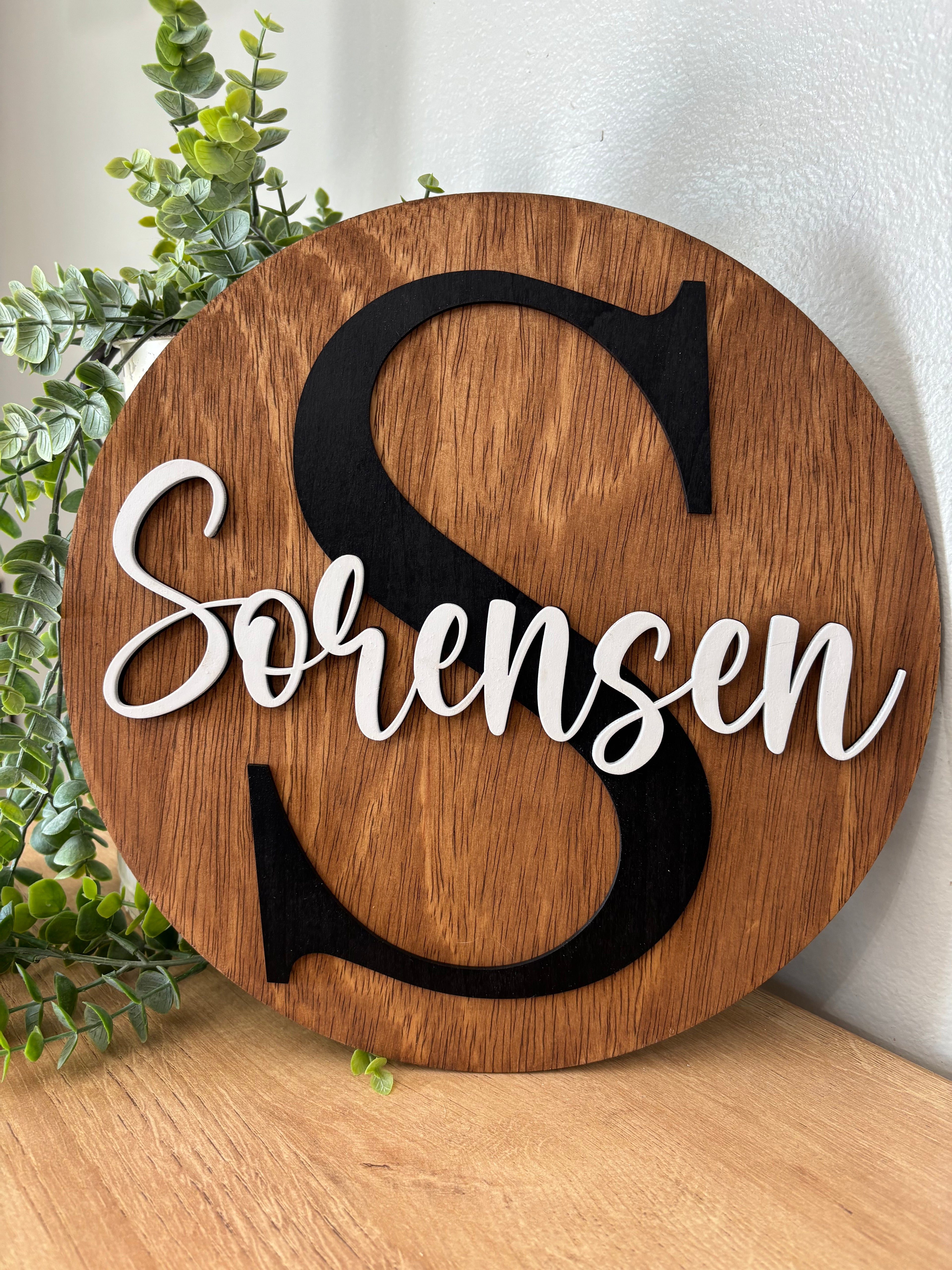 Personalized Family name sign| Round Wood Monogram